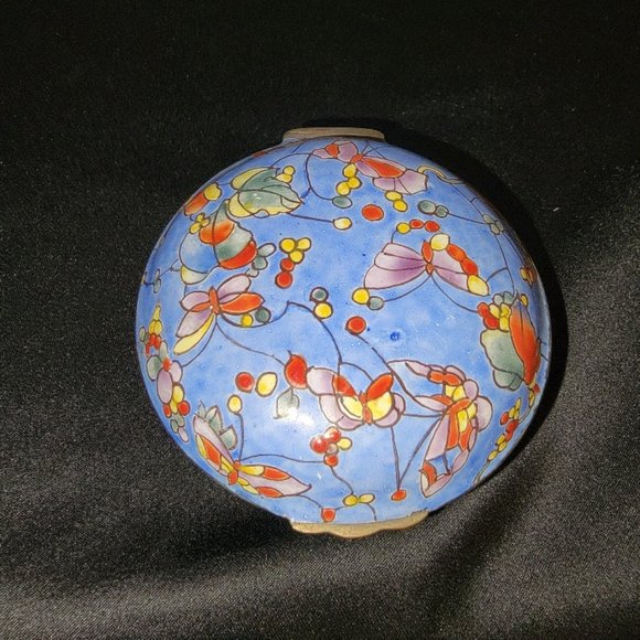 Vintage Butterfly Design Painted Enamel Trinket Box - Picture 2 of 12
